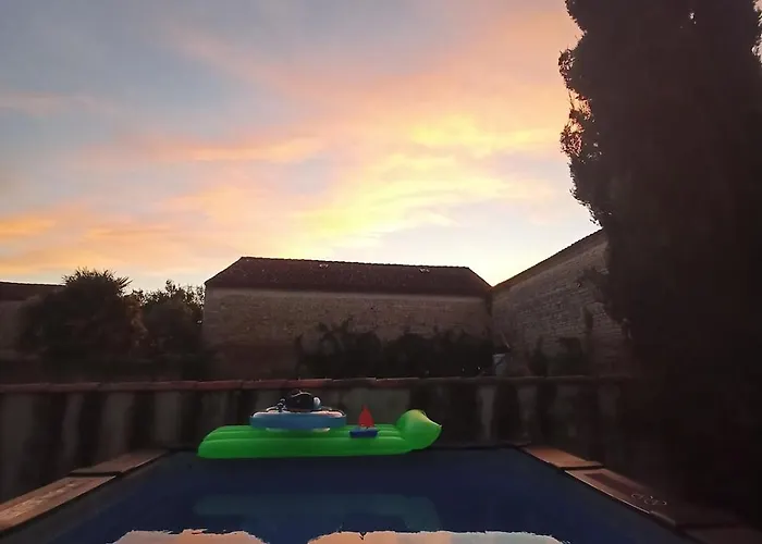 Maison De Charme Avec Piscine Et Fitness